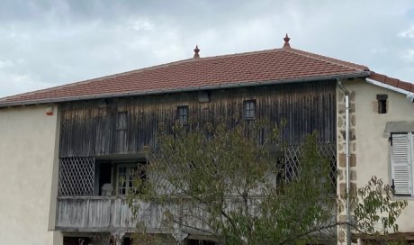 Rénovation d'une toiture en tuiles à Matour